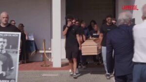 Funerali Diogo Jota, l’arrivo dei feretri in chiesa