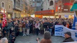 Teatro La Fenice, musicisti protestano contro Beatrice Venezi: “Nomina respinta per una questione di merito”