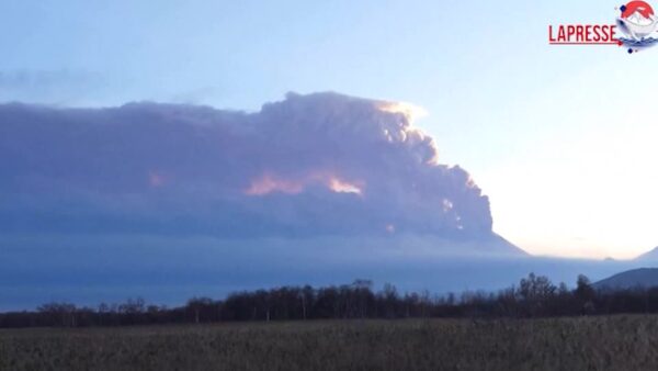 Russia, il vulcano Bezymianny fa scattare il codice rosso per i voli