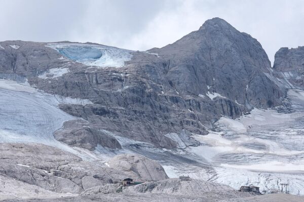 Ghiacciai sempre più fragili, sulle Alpi aumenta il rischio di eventi estremi