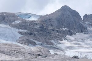 Ghiacciai sempre più fragili, sulle Alpi aumenta il rischio di eventi estremi