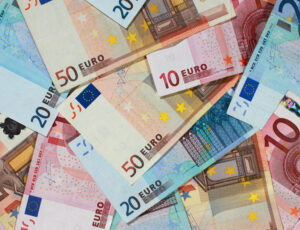 Tredicesima 2025: 52,5 miliardi ai consumi tra Natale e risparmio