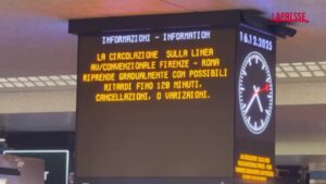 Treni, ritardi e disagi a Roma: centinaia di persone in attesa alla Stazione Termini