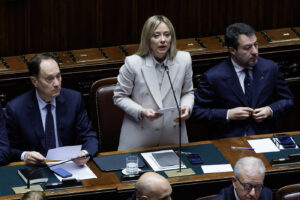Meloni alla Camera: “Pretese di Mosca irragionevoli, non intendiamo abbandonare Kiev”